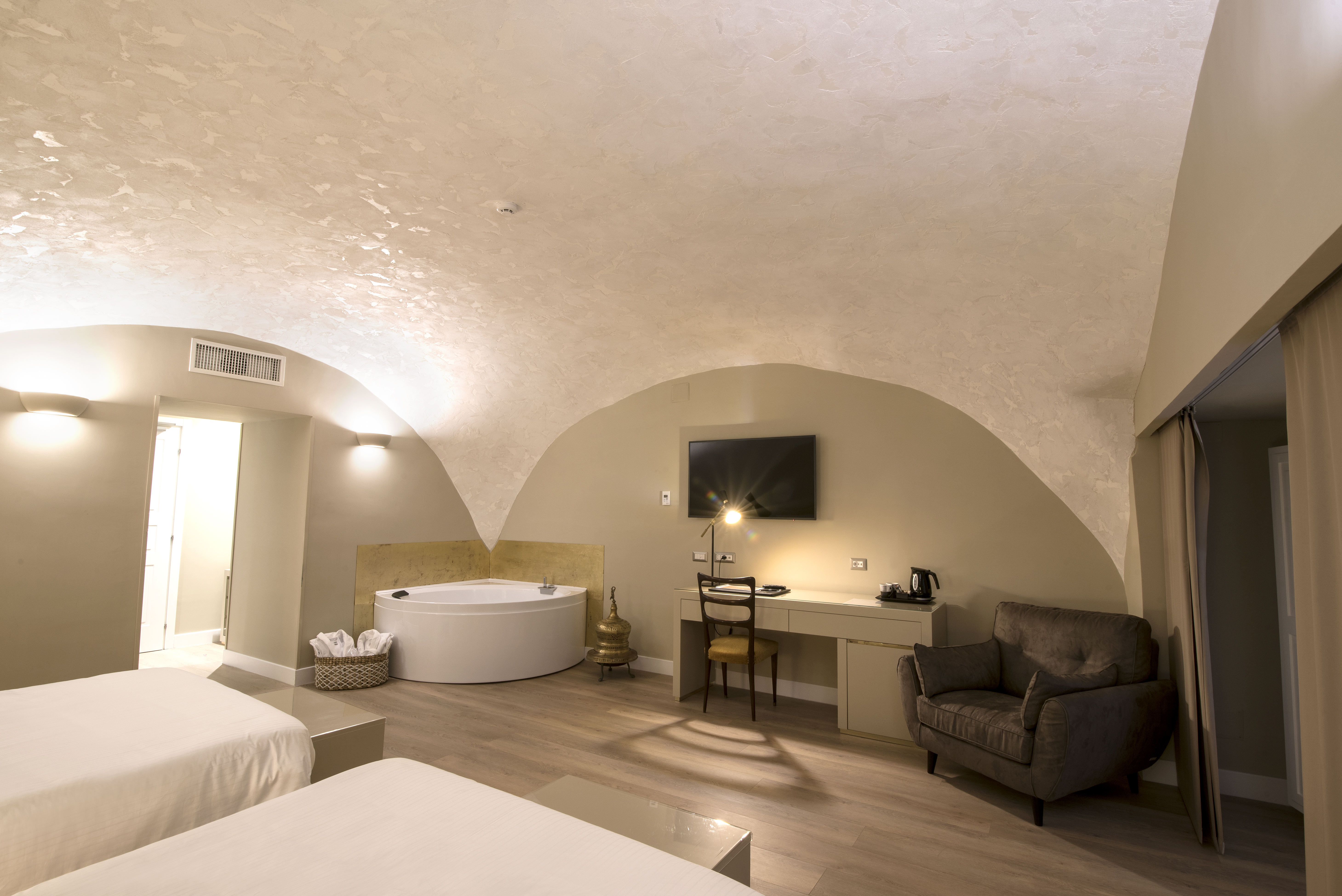 Caruso Place Boutique & Wellness Suites