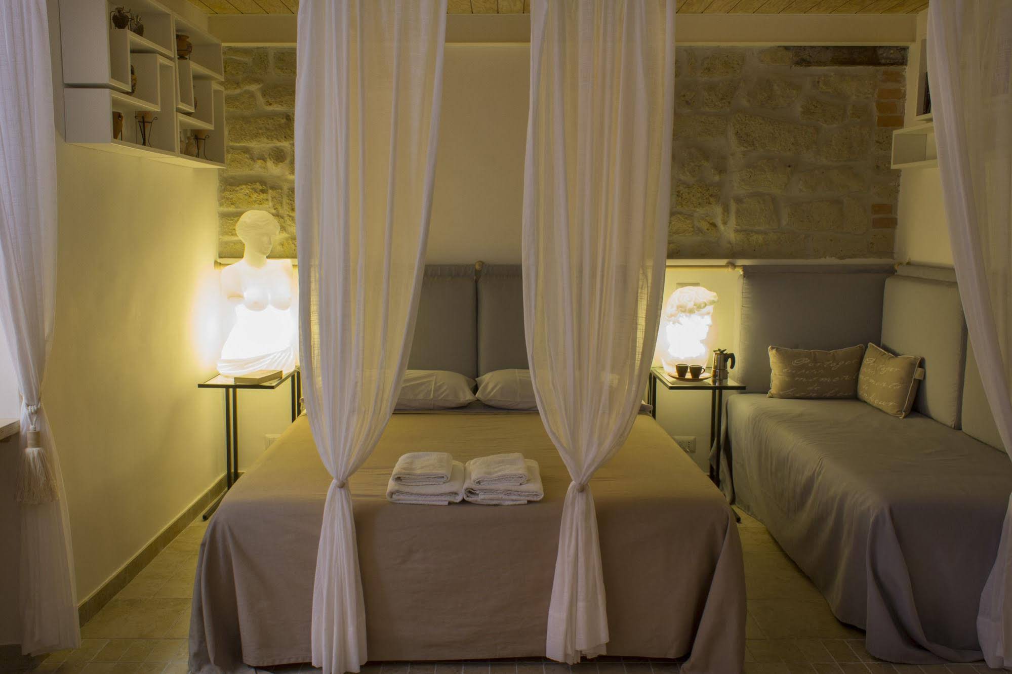 Casa Latina Bed and Breakfast