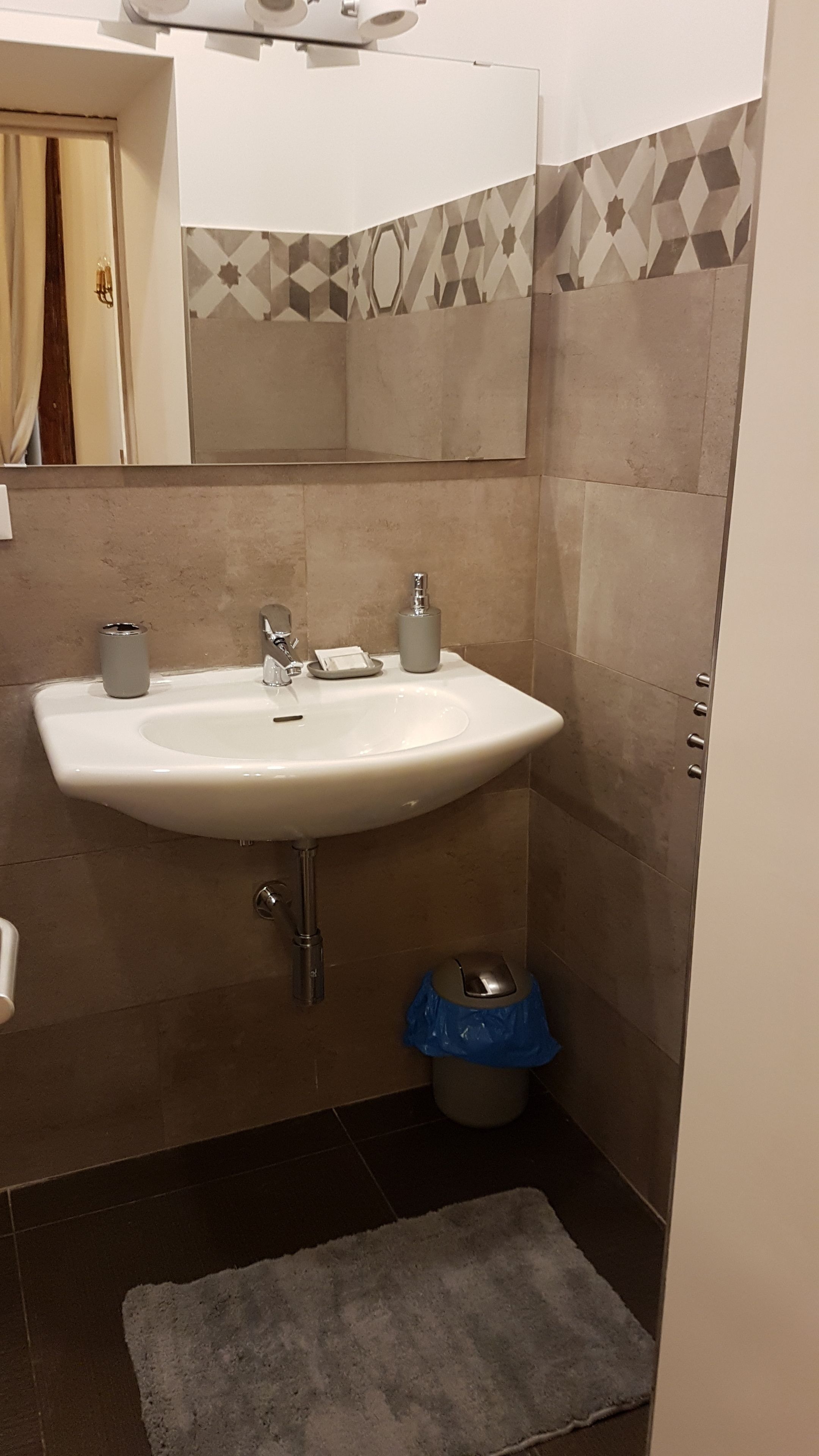 Corso 211 Beds & Suites