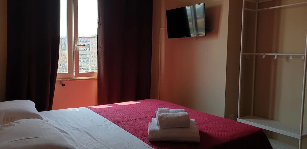 Departure Rooms & Hostels