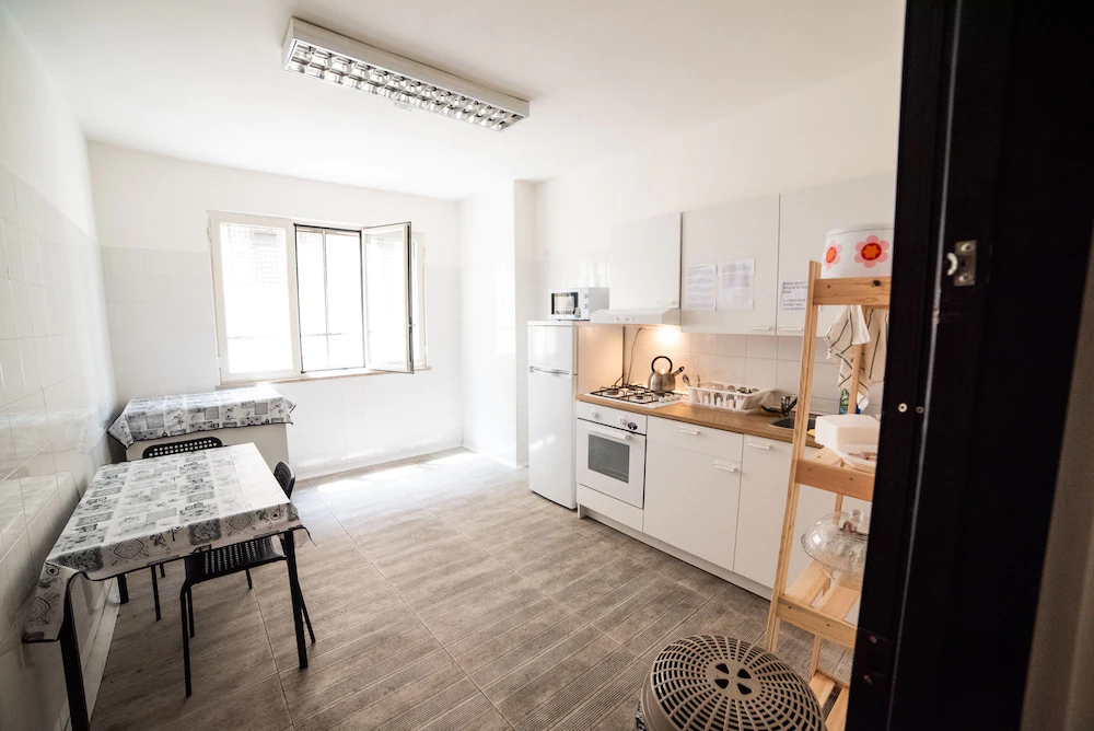 Departure Rooms & Hostels