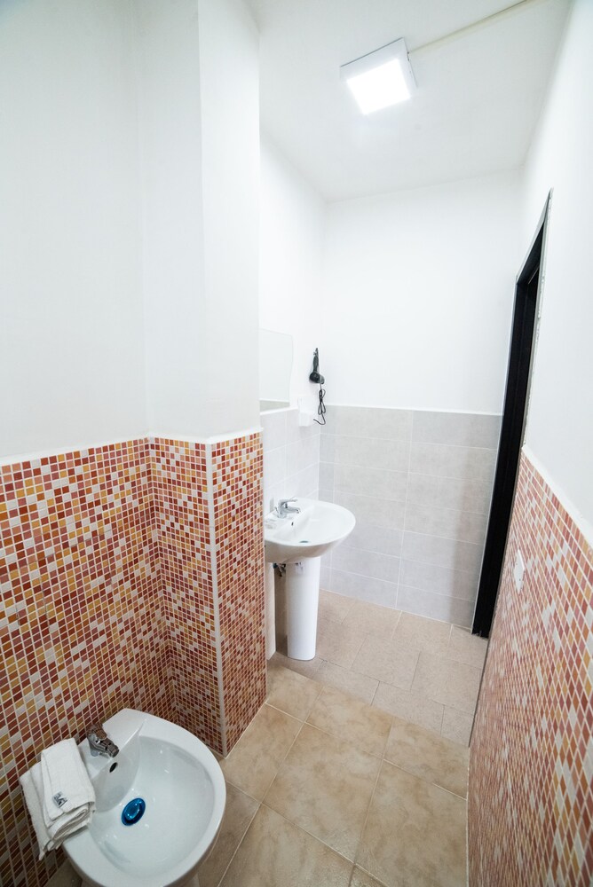 Departure Rooms & Hostels