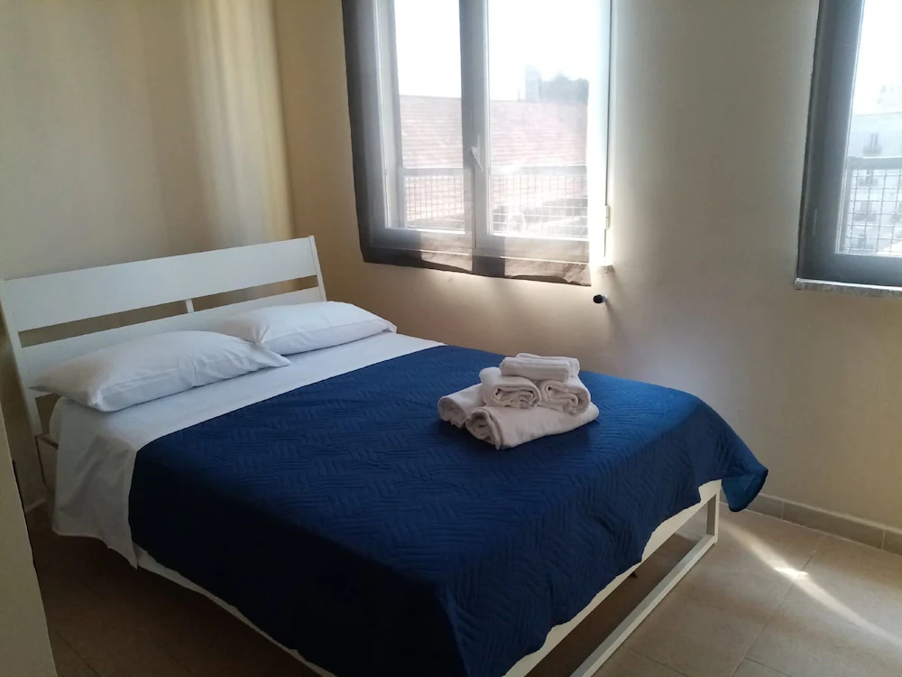 Departure Rooms & Hostels