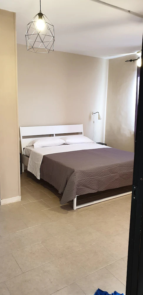 Departure Rooms & Hostels