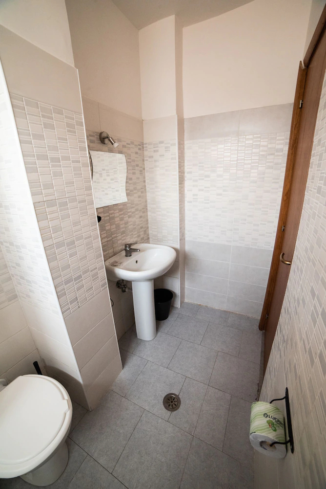 Departure Rooms & Hostels