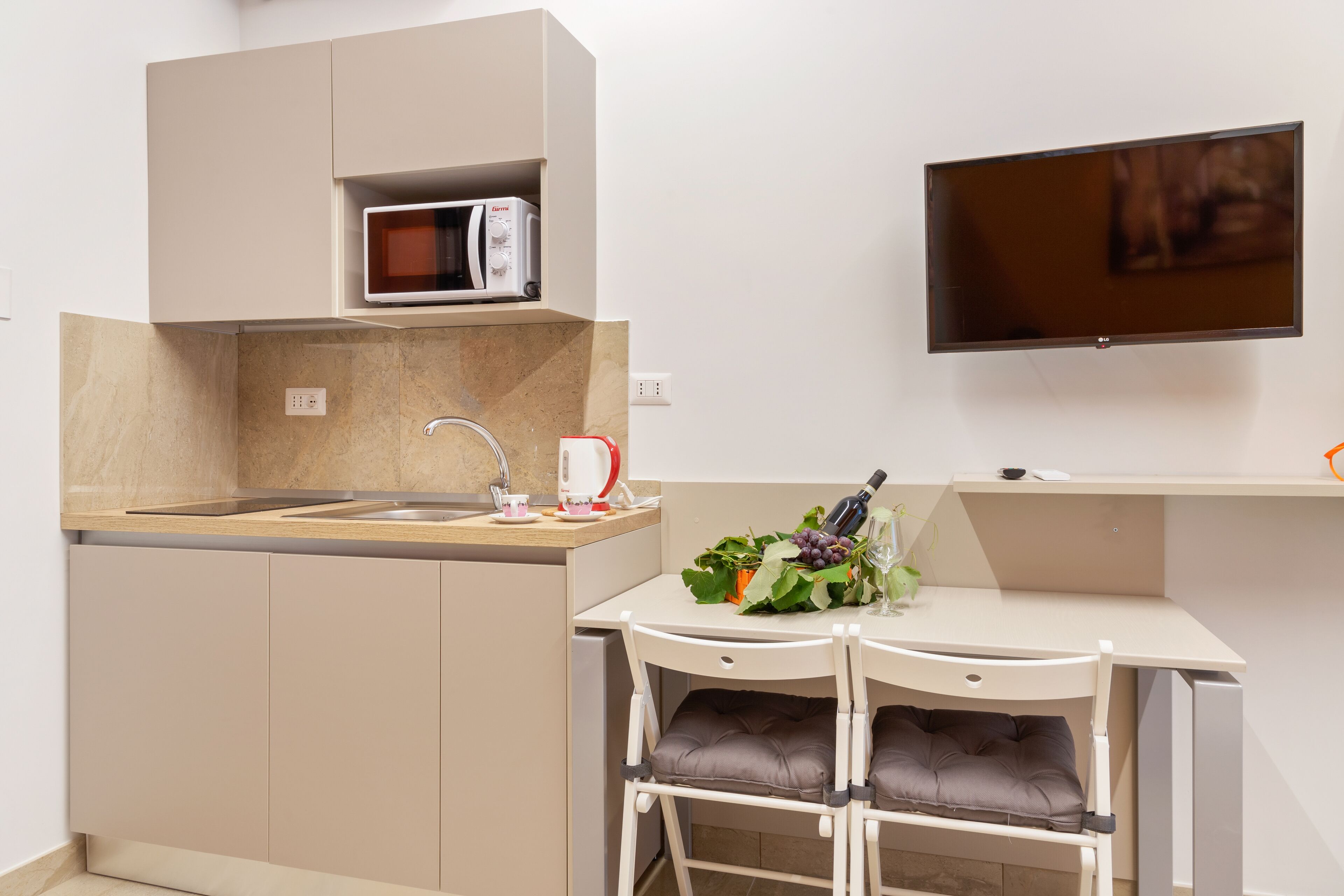 Devon Metro Studio Apartments