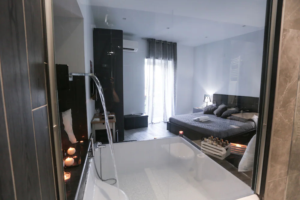 Esposito Plaza-Rooms & Suite