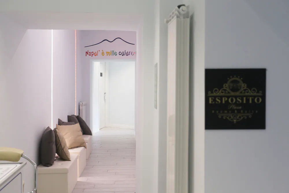 Esposito Plaza-Rooms & Suite