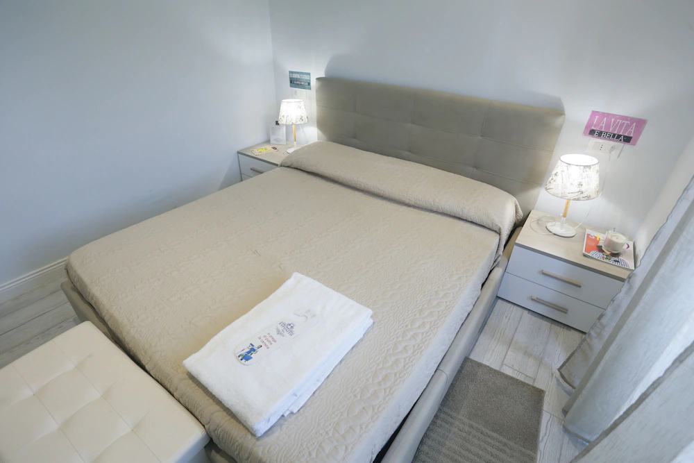 Esposito Plaza-Rooms & Suite