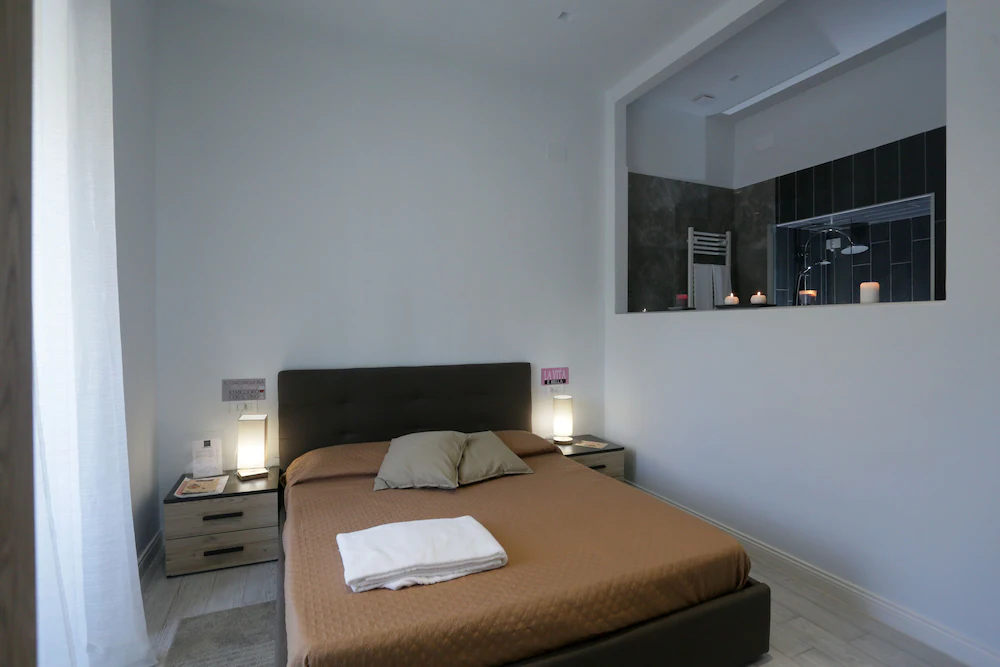 Esposito Plaza-Rooms & Suite
