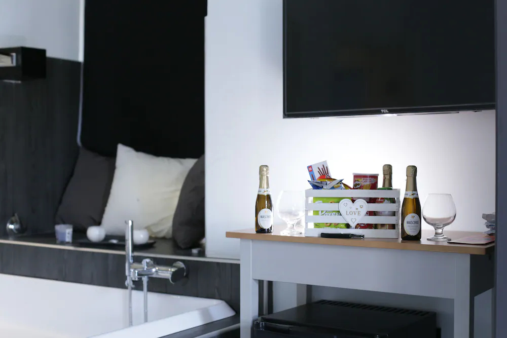 Esposito Plaza-Rooms & Suite