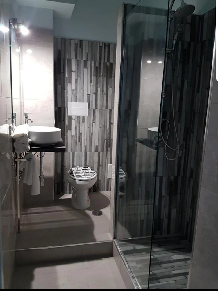 Esposito Plaza-Rooms & Suite