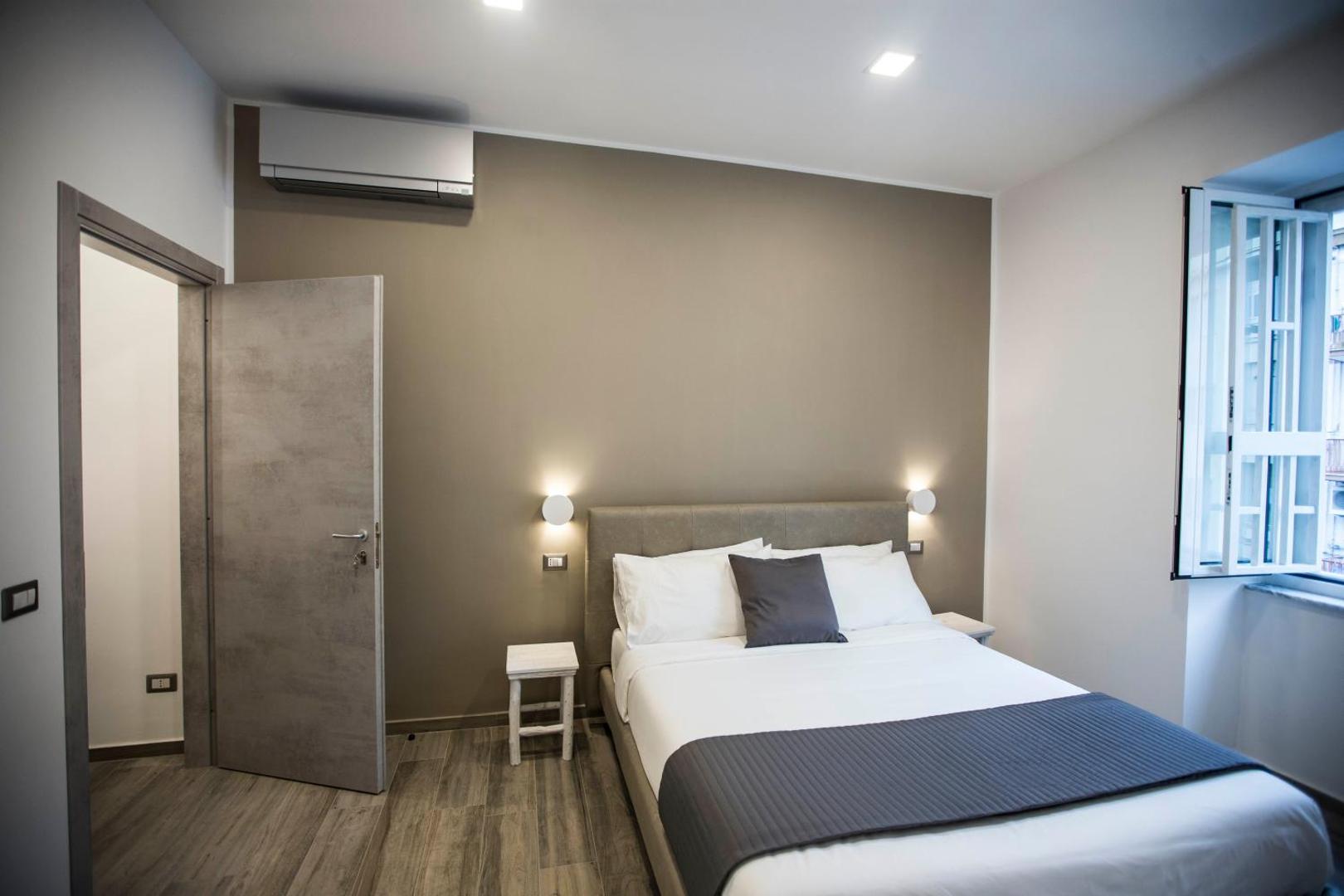 GB Napoli Central Station