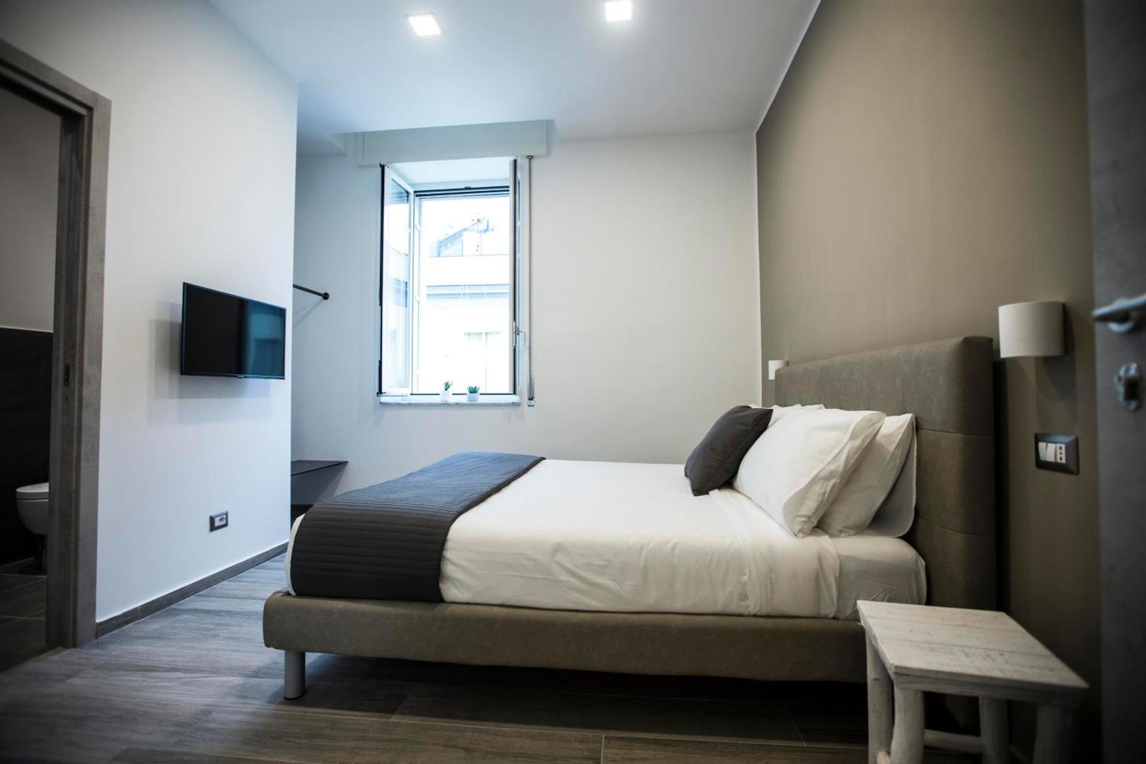 GB Napoli Central Station