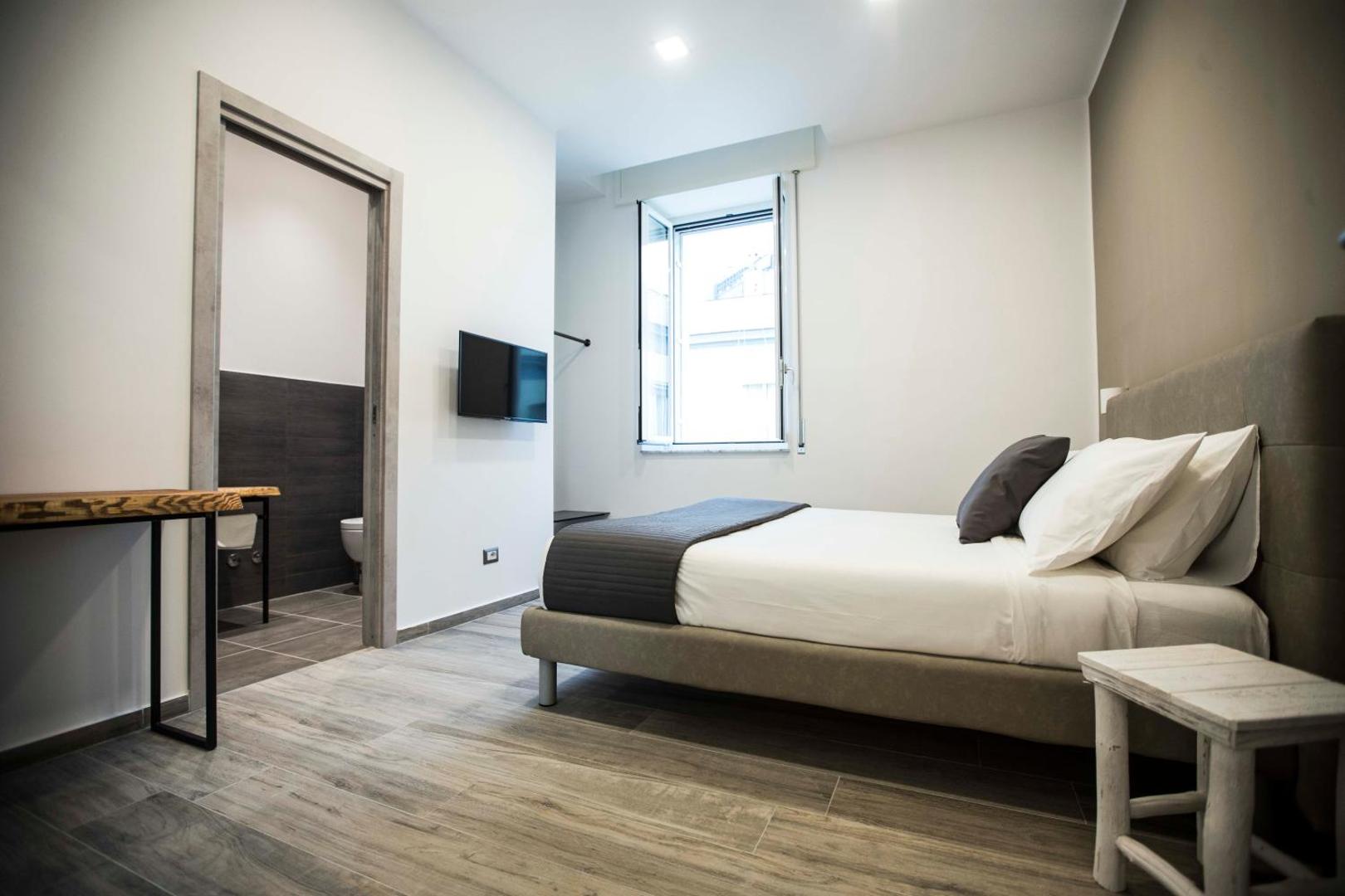 GB Napoli Central Station