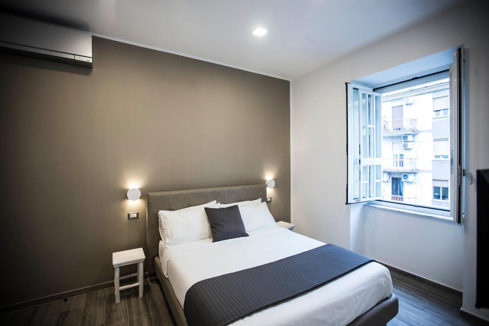 GB Napoli Central Station