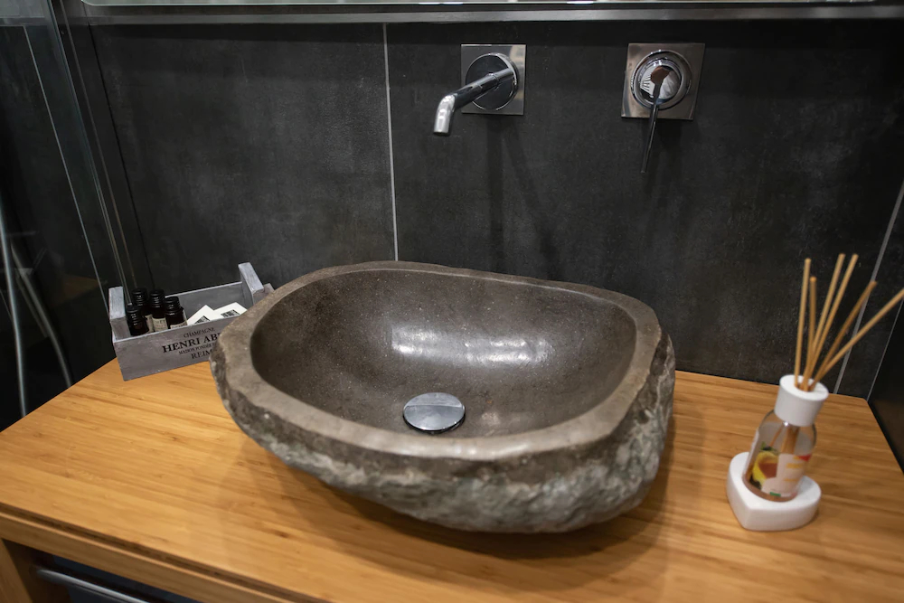 Hermes Rooms For Tourists