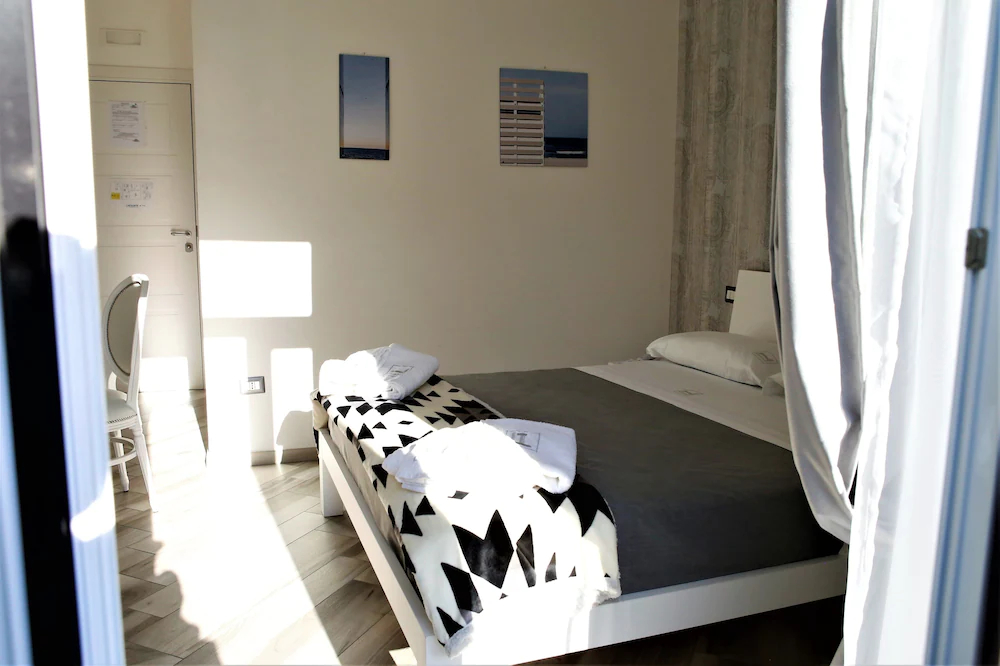 Hermes Rooms For Tourists