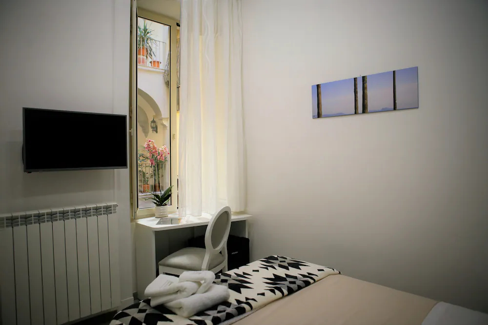 Hermes Rooms For Tourists