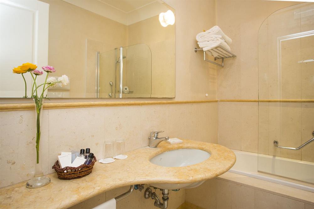 Hotel Costantinopoli 104