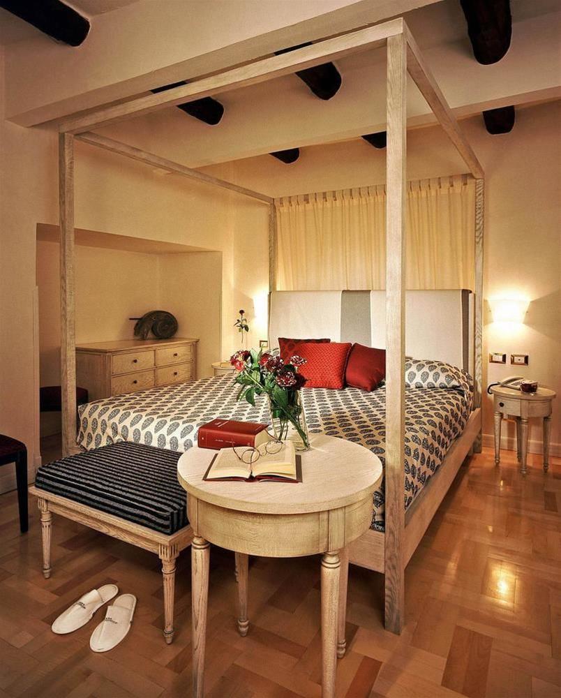 Hotel Costantinopoli 104