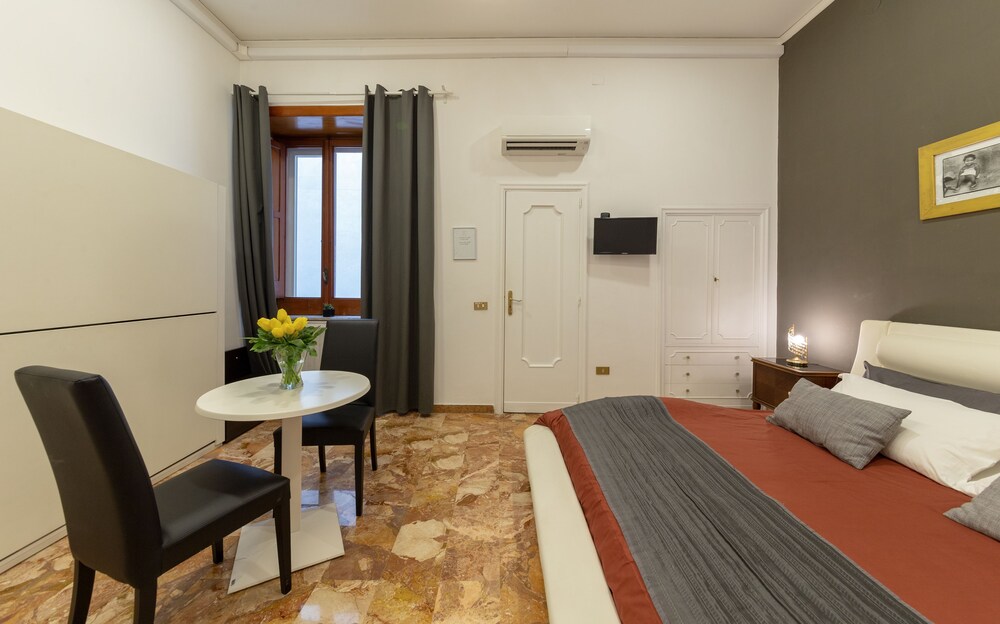 Il Ventre Di Napoli Broggia