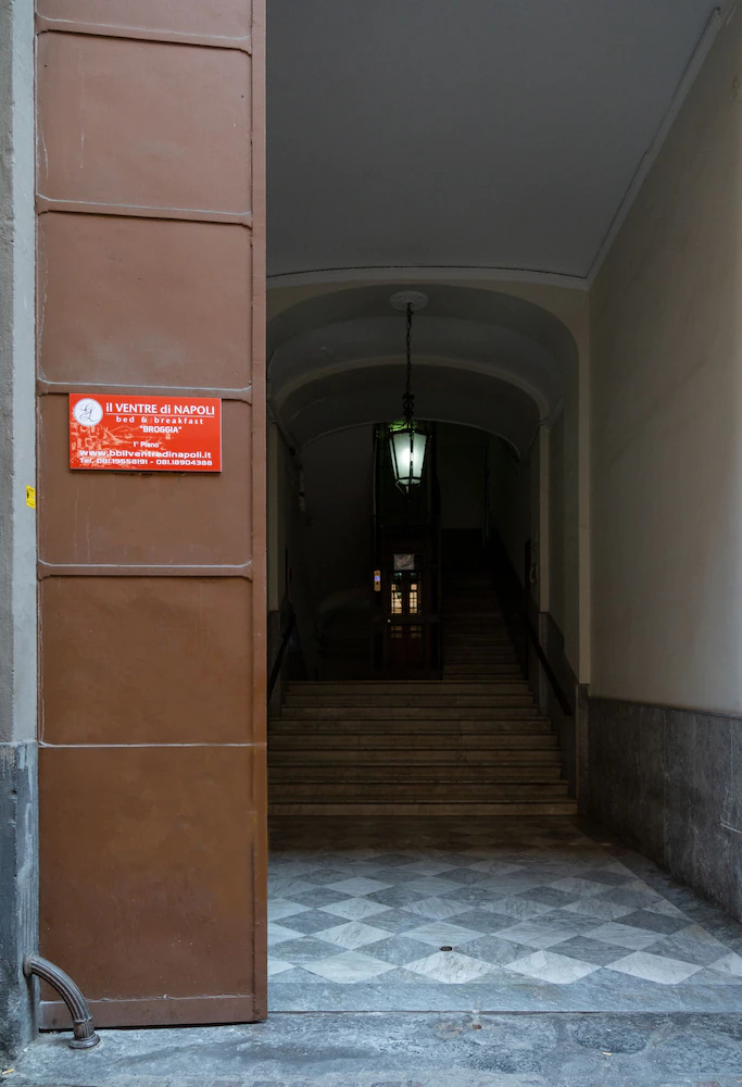 Il Ventre Di Napoli Broggia