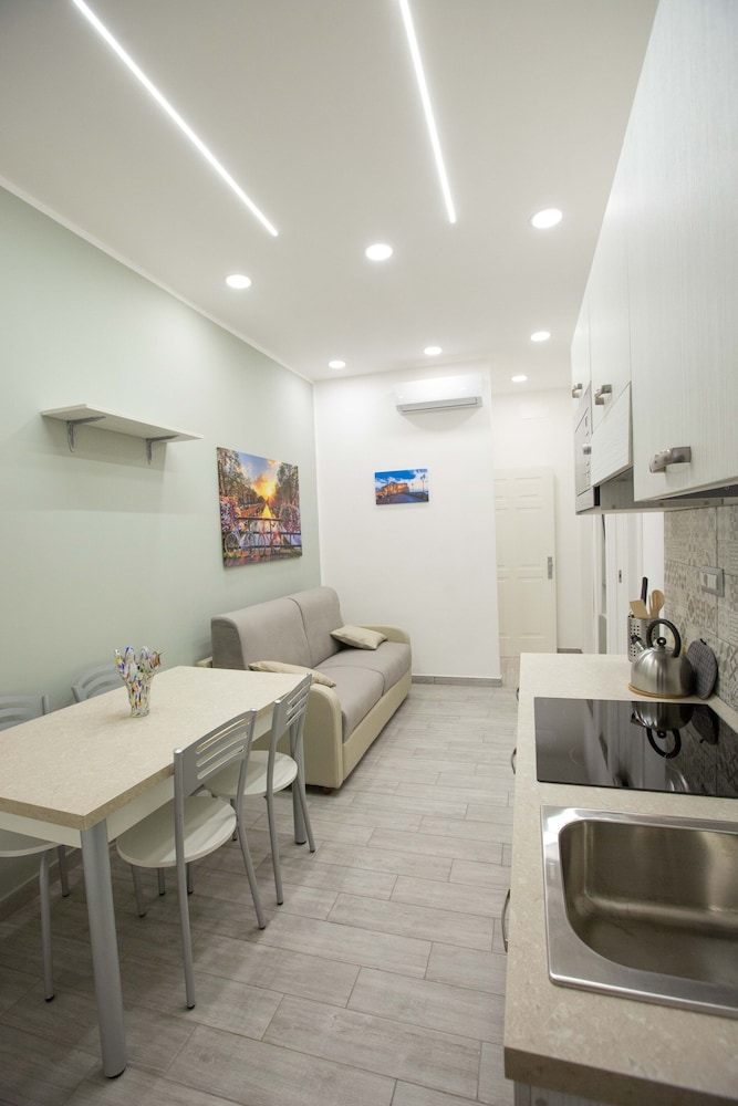 La Corte Dei Borboni