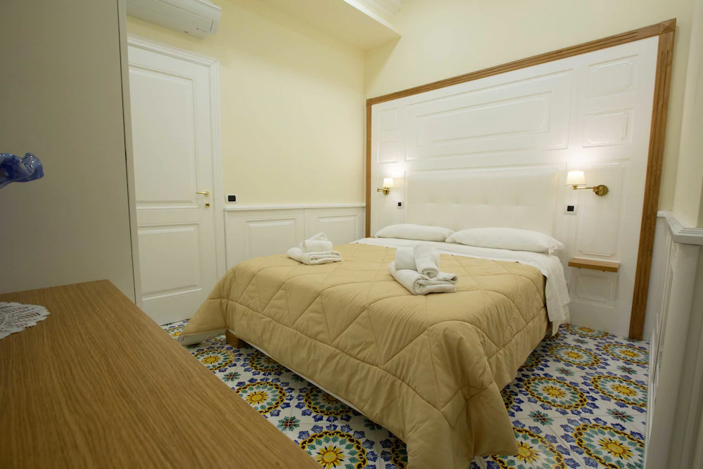 La Corte Dei Borboni