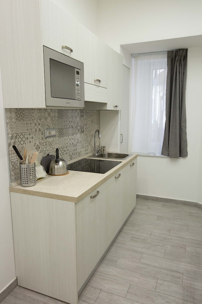 La Corte Dei Borboni