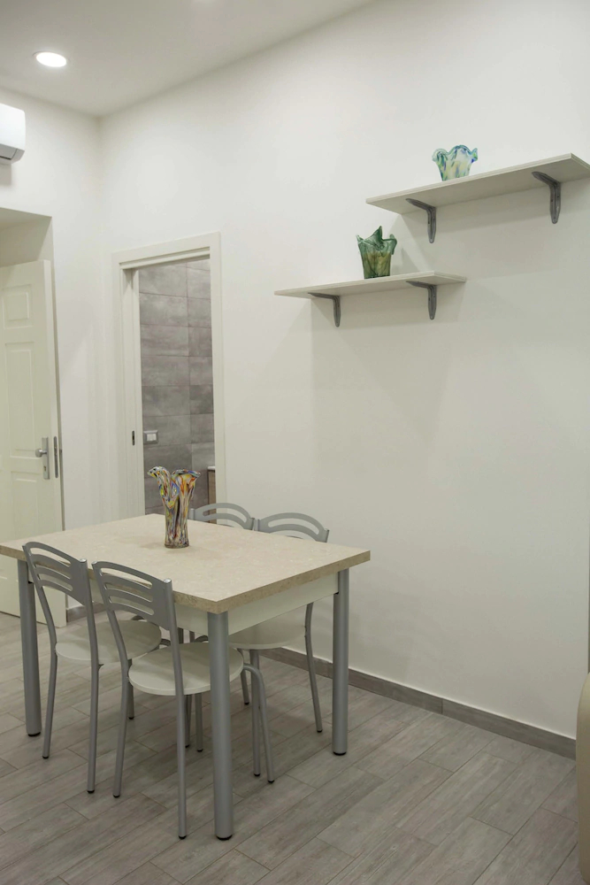 La Corte Dei Borboni