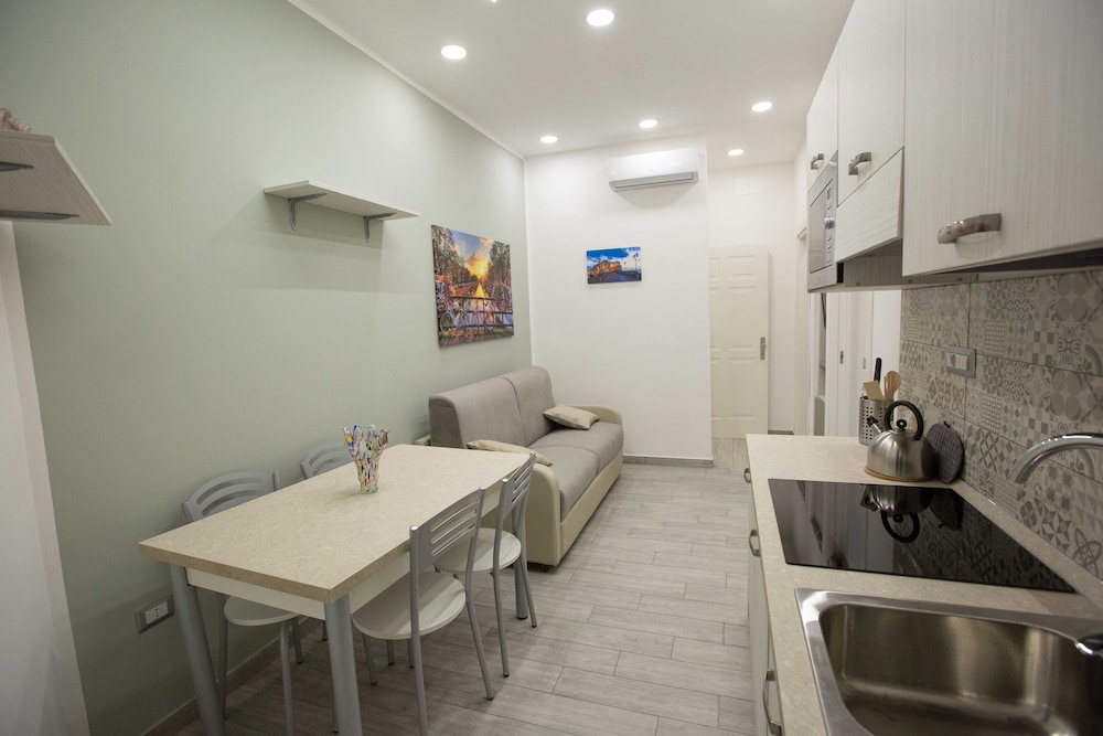 La Corte Dei Borboni