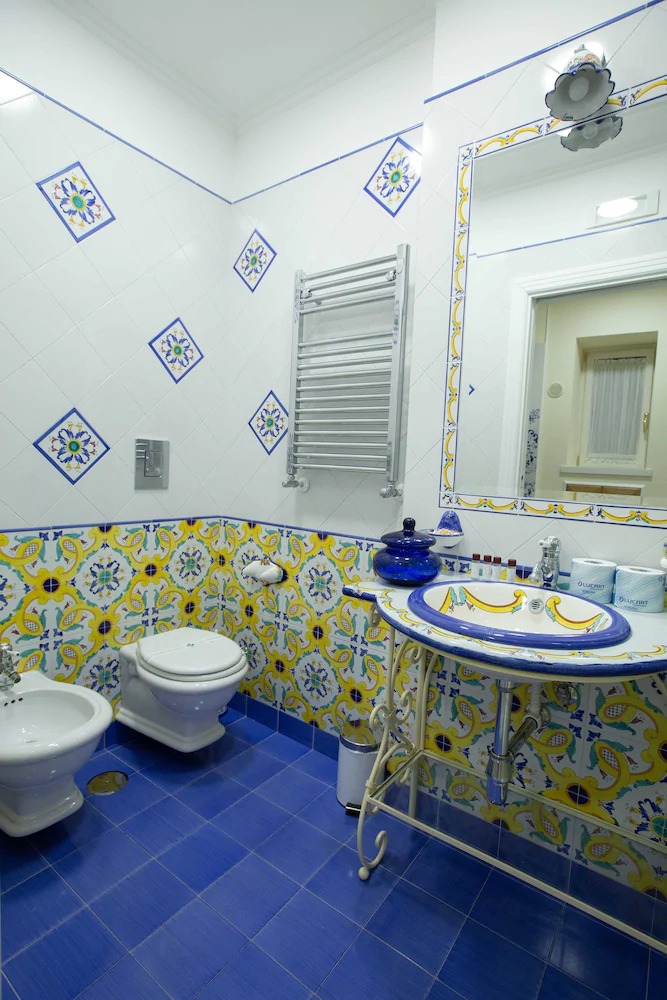 La Corte Dei Borboni