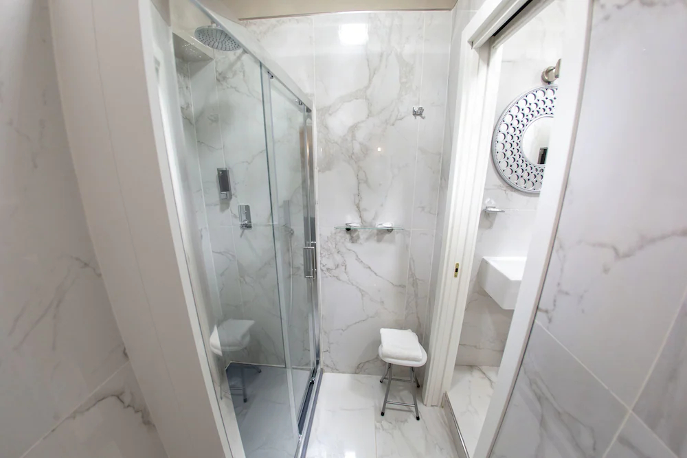 Leone Camere D'autore