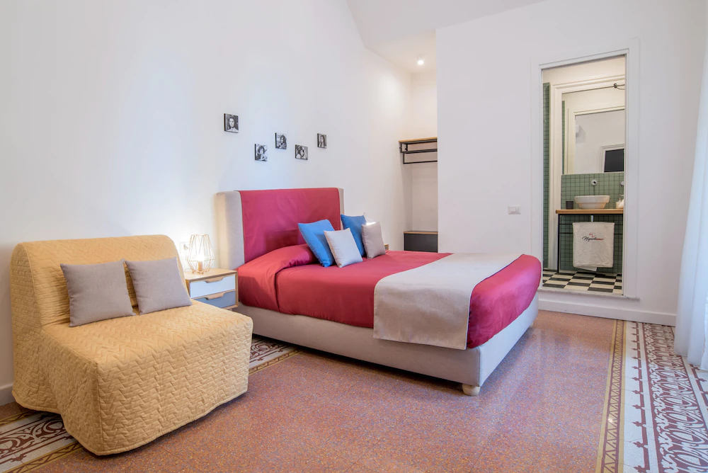 Napoliamo Guest House