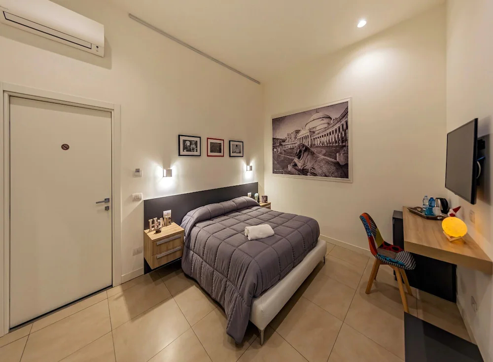 Napoli Squares Suites