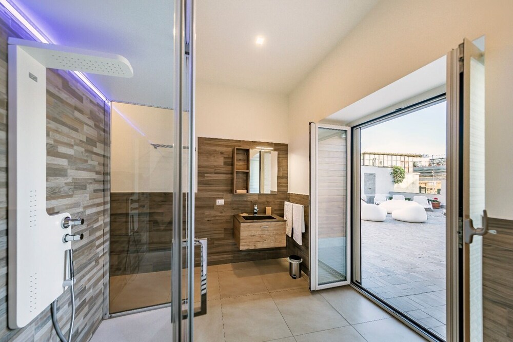 Napoli Squares Suites