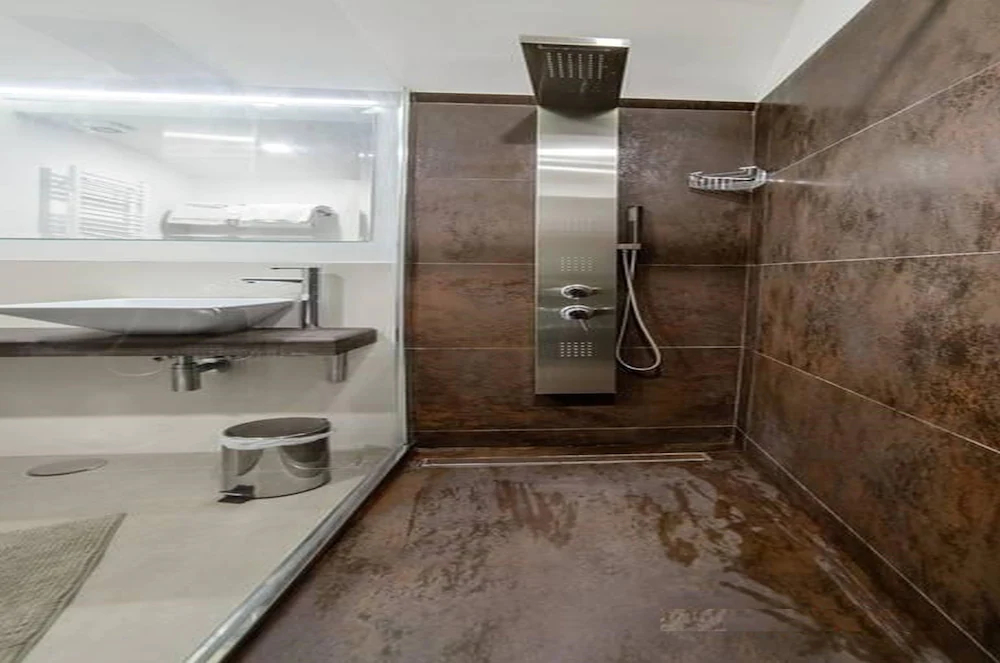 Riviera Luxury Suites