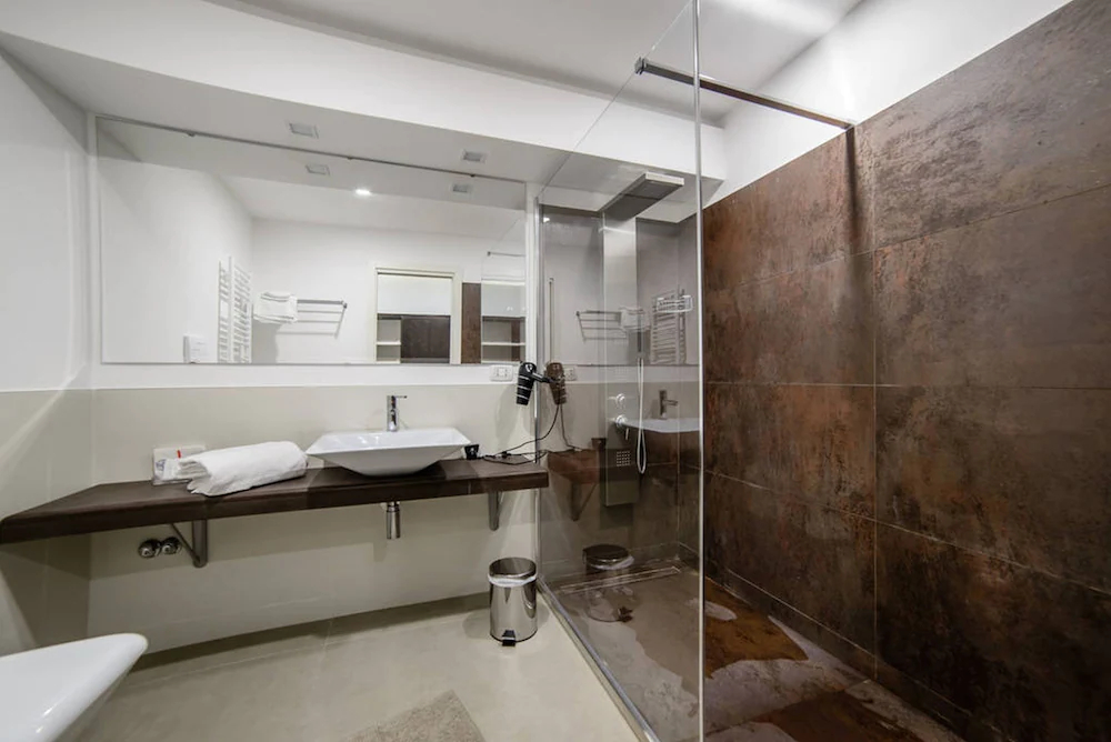 Riviera Luxury Suites