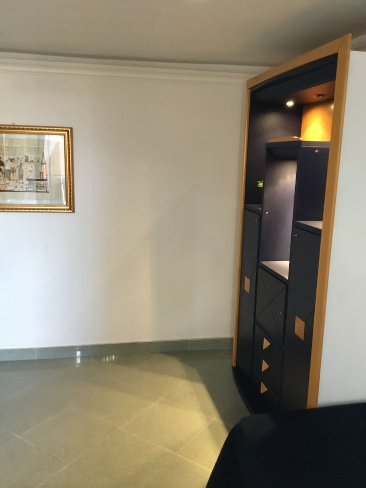 Santa Maria La Nova 21 B&B