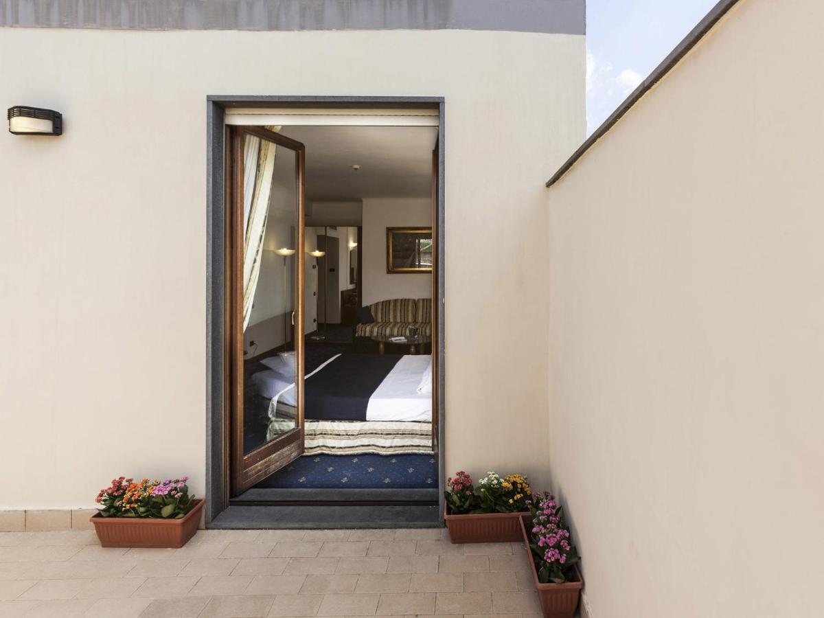 LHP Napoli Palace & SPA