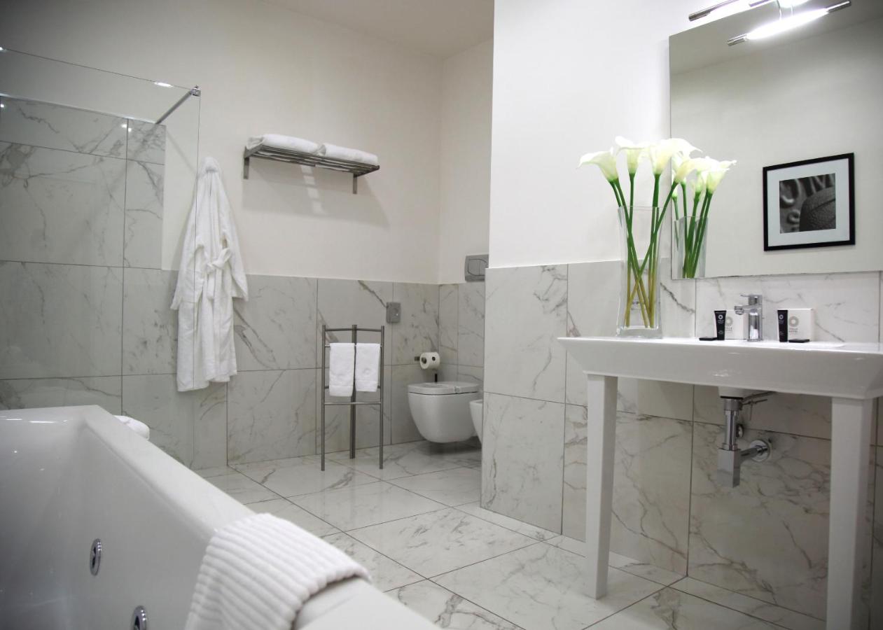 Stelle Hotel the Businest