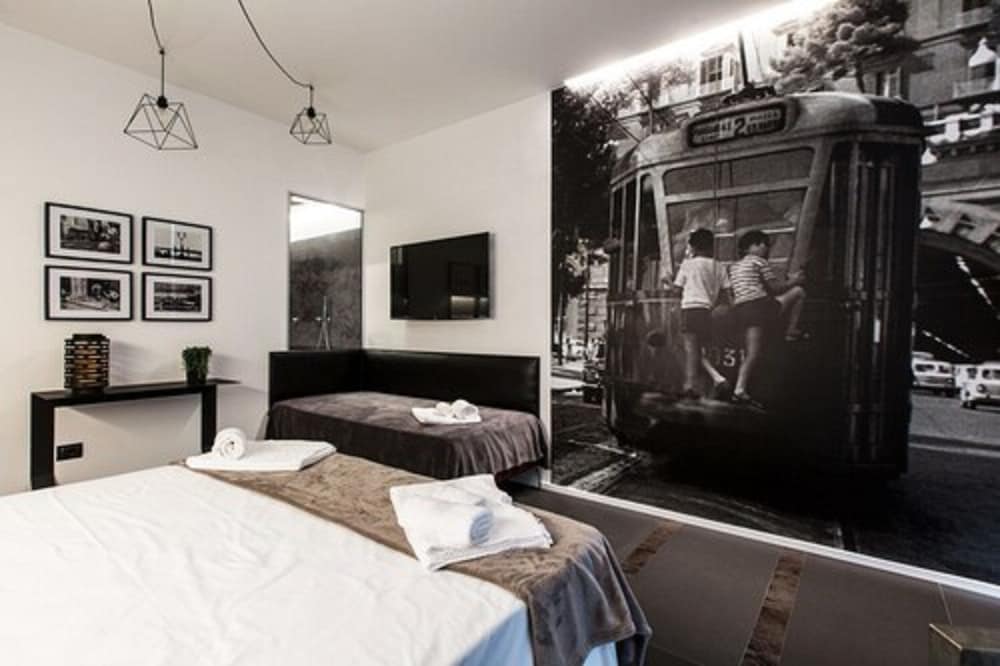 The Boutique Napoli Suite