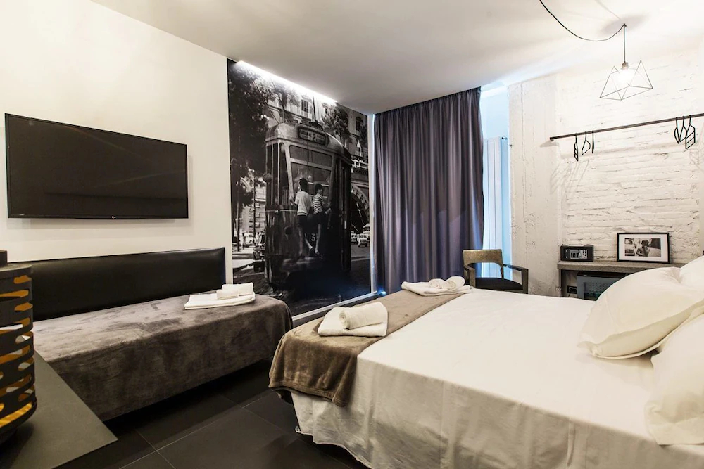 The Boutique Napoli Suite