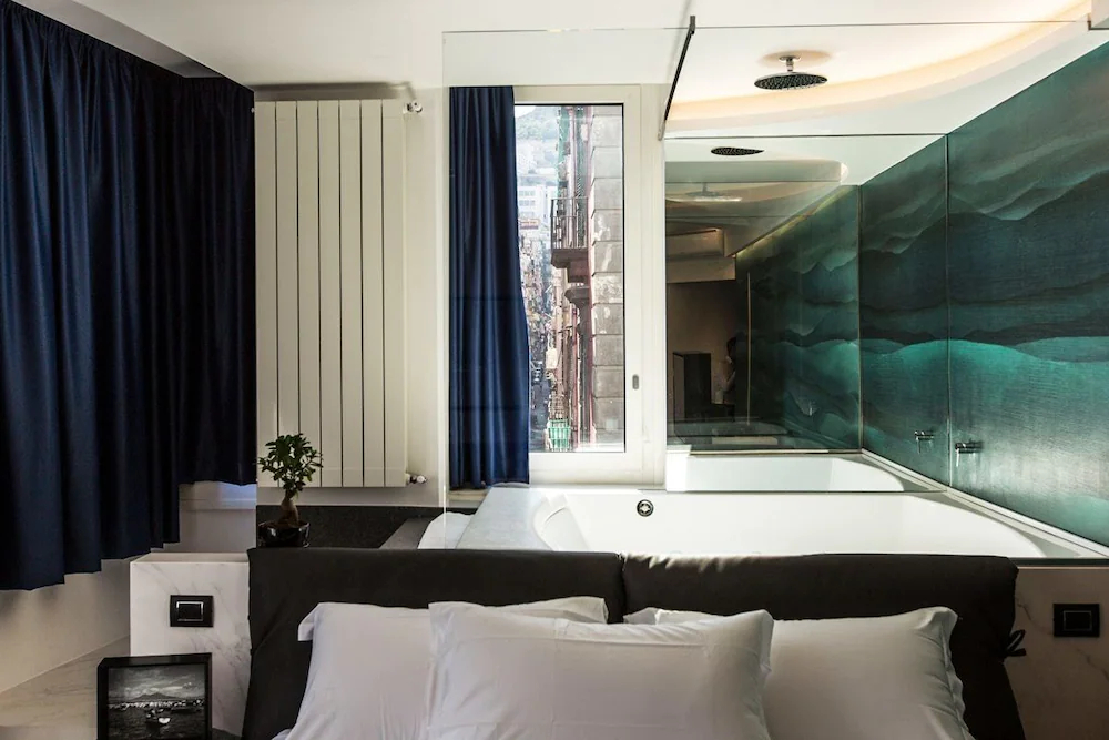 The Boutique Napoli Suite