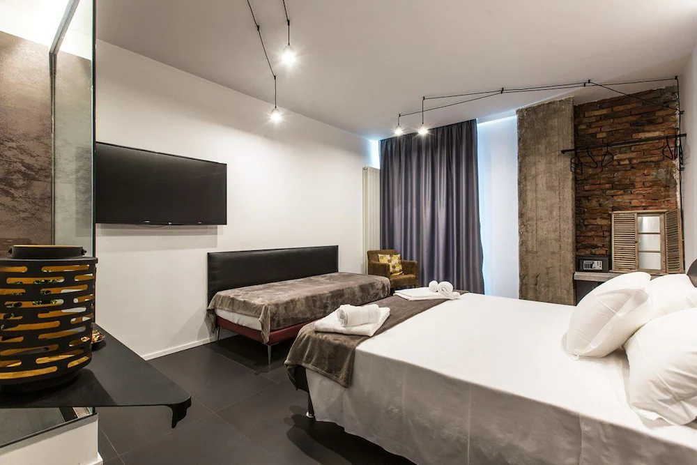 The Boutique Napoli Suite