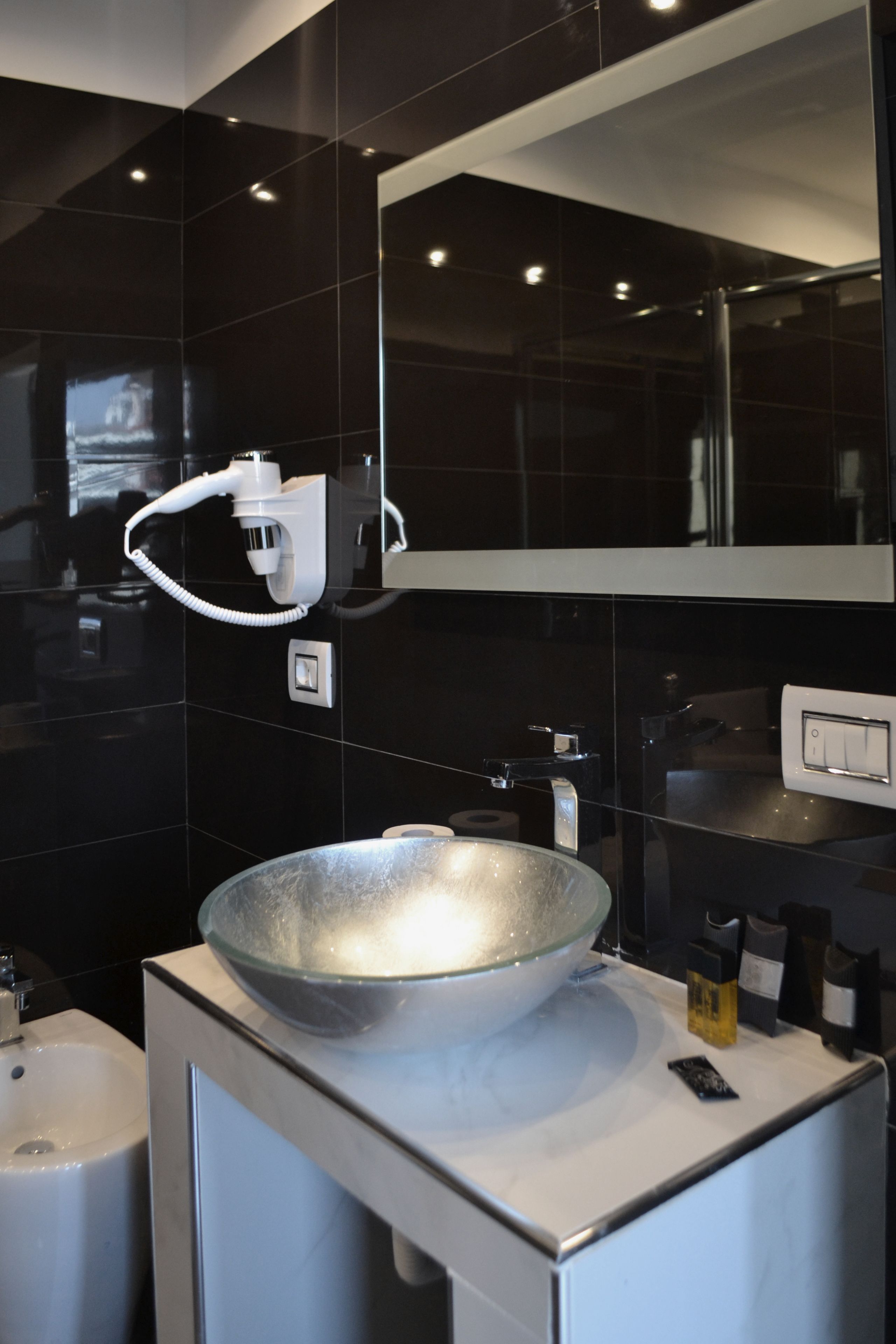 Tiffany's Boutique Suites & Residence