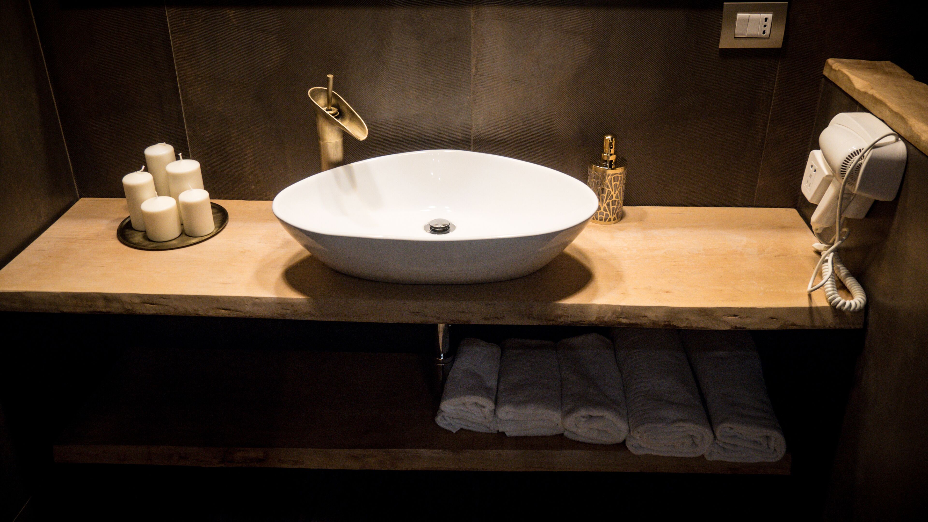 Toledo Class - B&B Naples