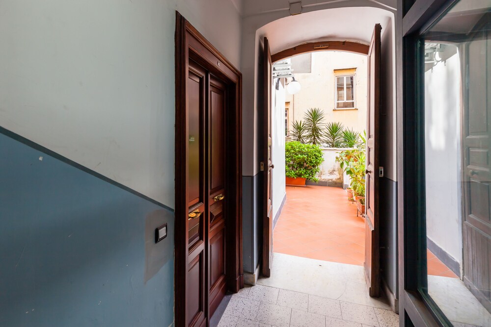 Vomero Rooms by Napoliapartments
