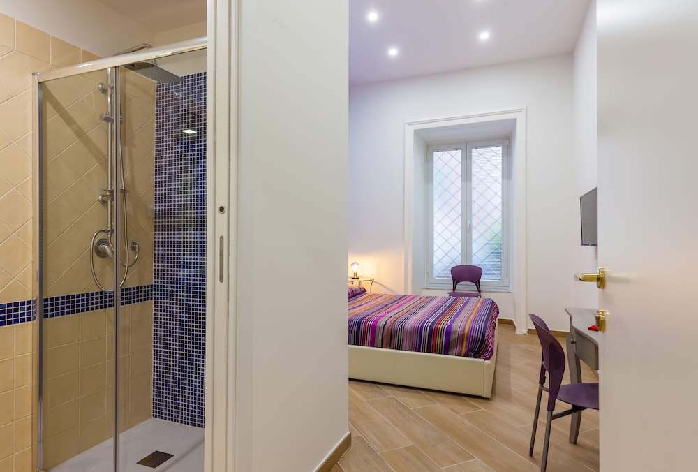 Vomero Rooms by Napoliapartments